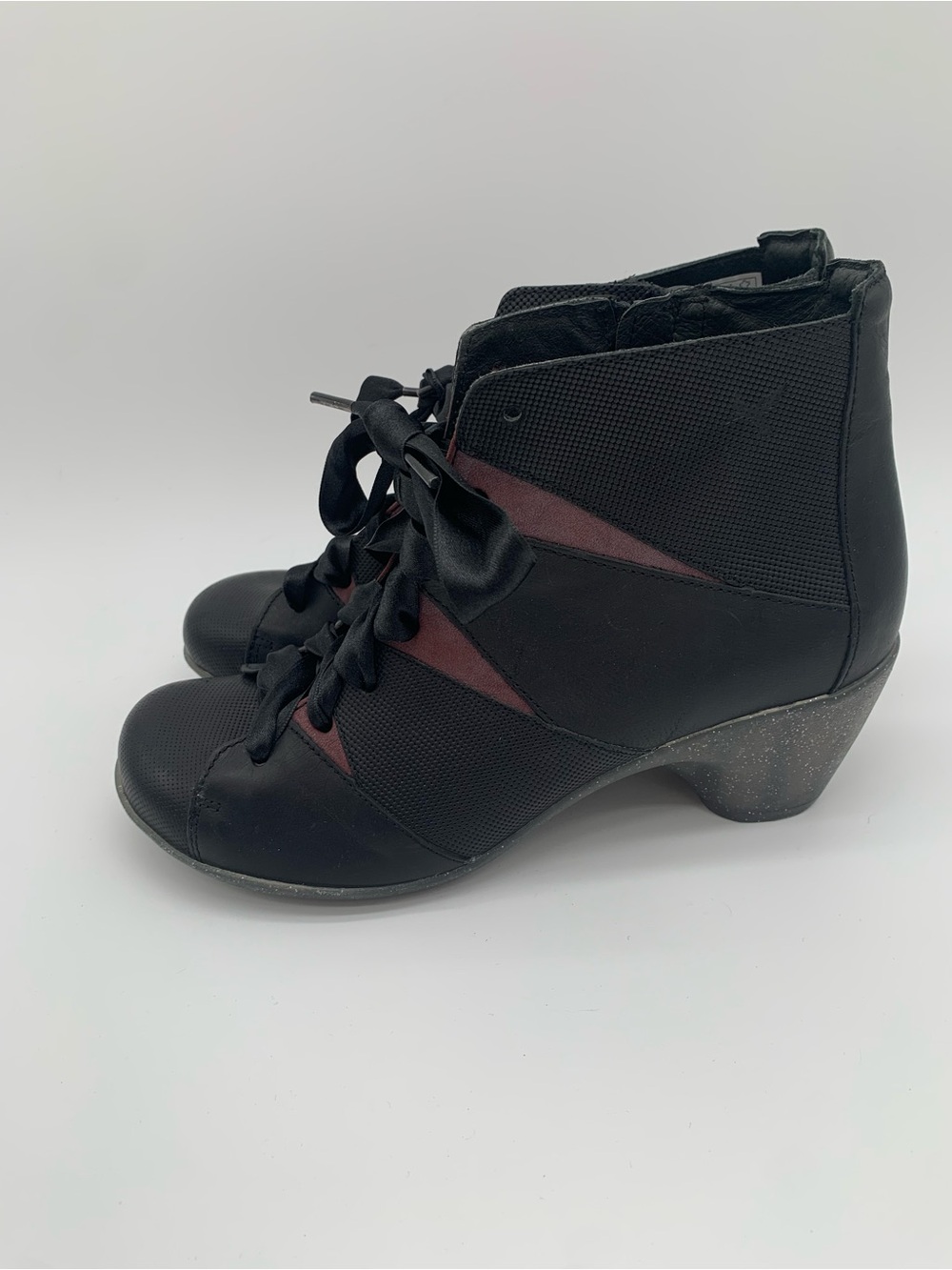Rare Portofino Black High-Top Women's Sneakers with Burgundy Accents